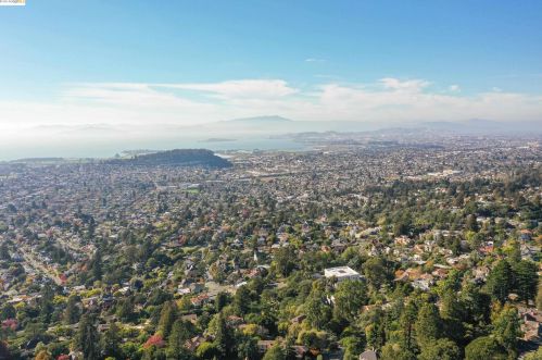 703 Santa Barbara Rd, Berkeley CA 94707-2018 exterior