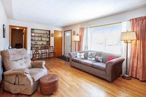 920 Livingston St, Sylvan Beach MI 49461-1535 exterior