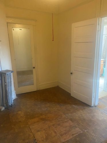 6805 Champlain Ave, Chicago IL 60637-4114 exterior