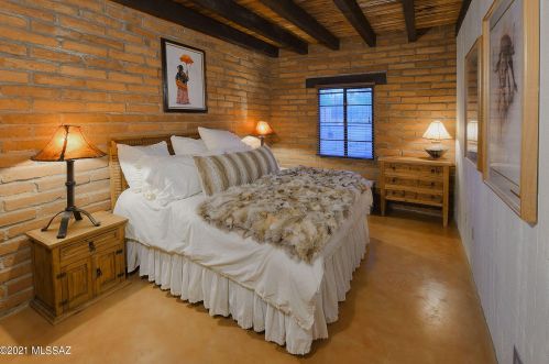 11330 Tanque Verde Rd, Tucson AZ  85749-8525 exterior