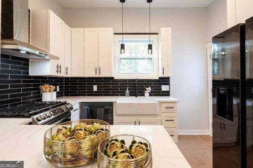 1437 Kenilworth Dr, Atlanta GA 30310-3943 exterior