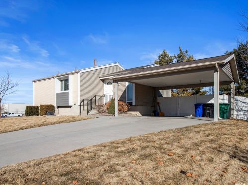 8211 1520, Taylorsville UT 84084-2420 exterior