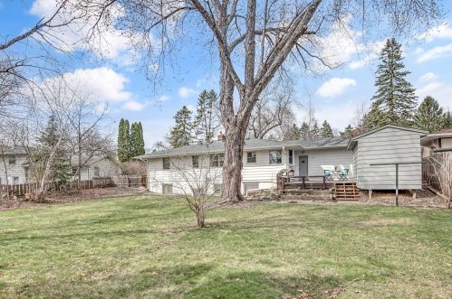 2414 Elm Dr, Saint Paul MN 55124-9305 exterior