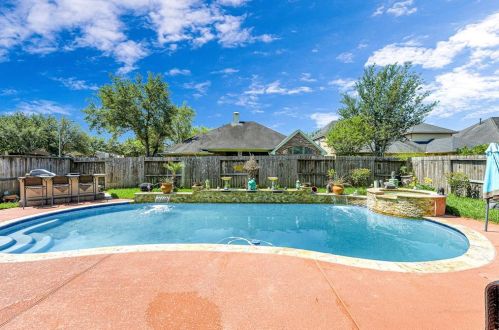 28203 Emerald Creek Ln, Fulshear TX 77441-2031 exterior