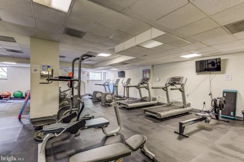 2111 Wisconsin Ave, Washington DC  20007-2274 exterior