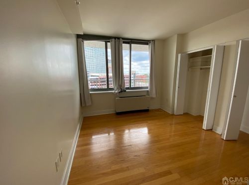 1 Spring St, New Brunswick NJ  08901-2107 exterior