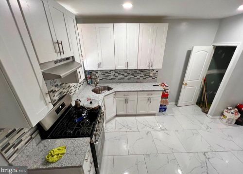 230 Comly St, Philadelphia PA 19120-1124 exterior