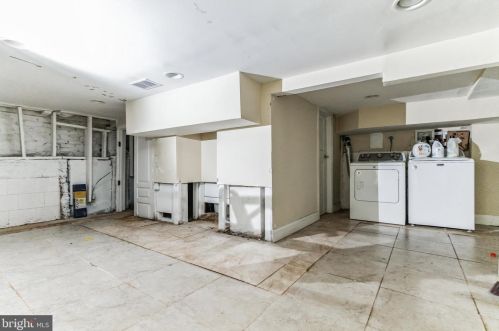 4243 Dix St, Washington DC 20019-2875 exterior