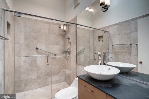 1519 Emerson Ave, Mc Lean VA  22101-5708 exterior