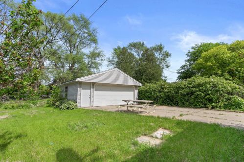 2954 55, Milwaukee WI 53219-3348 exterior