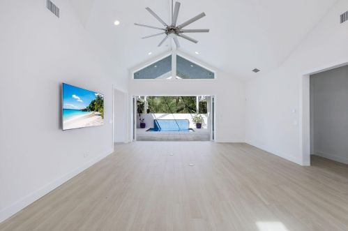 2100 Curtis St, Naples FL 34102 exterior