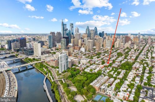 2319 Delancey Pl, Philadelphia PA 19103-6406 exterior