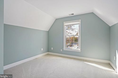 1320 Lessard Ln, Mc Lean VA  22101-3630 exterior