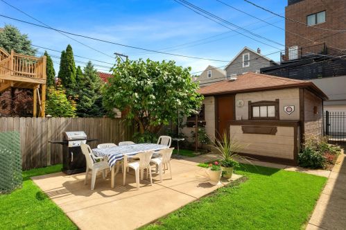 2539 Marshfield Ave, Chicago IL 60614-1907 exterior