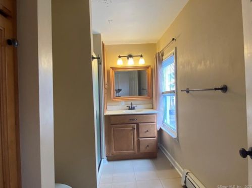 13 Franklin St, Wallingford CT 06492-4115 exterior