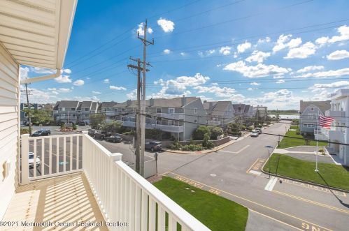 7 Gdn Way, Locust NJ 07760-2213 exterior