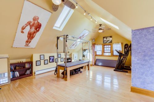 8203 Portland Ave, Milwaukee WI 53213-3015 exterior