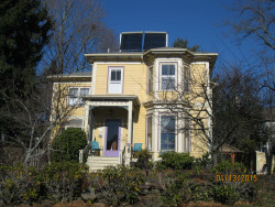 35 Bowen St, Newton, MA 02459-1803
