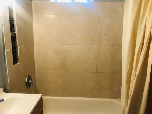 429 Ctr St, Waukegan IL 60085-3829 exterior