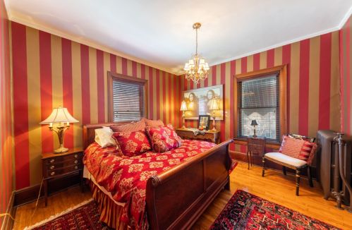 2597 Maryland Ave, Milwaukee WI 53211-3735 exterior