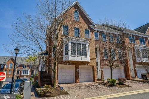 1309 Baker Crest Ct, Mc Lean VA  22101-3653 exterior