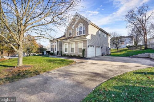 20 Venuti Dr, Chester, PA 19014-3611
