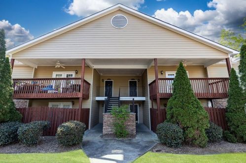 708 Brighton Pt, Atlanta, GA 30328-1370