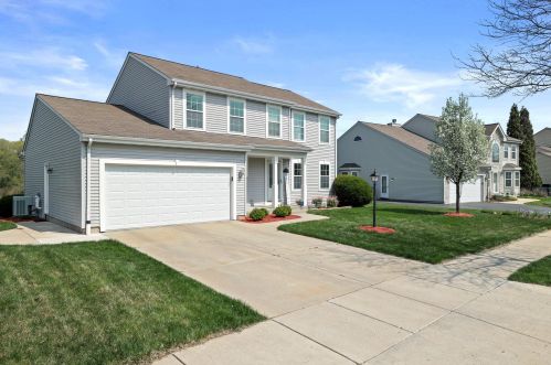 9224 Edgewater Dr, Milwaukee WI 53224-5264 exterior