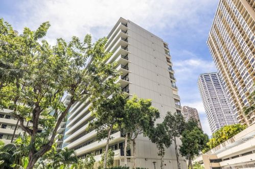 425 Ena Rd, Honolulu HI 96815-1735 exterior