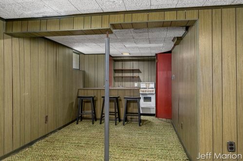 615 Diamond Ave, Grand Rapids MI 49503-1845 exterior