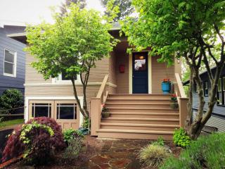 2541 2nd Ave, Seattle WA  98109-1806 exterior