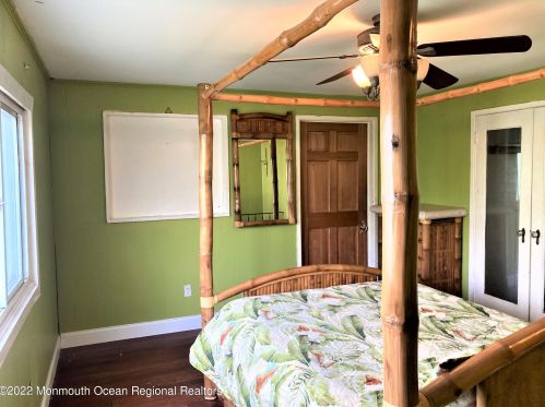 309 Hawthorne Ave, Point Pleasant Beach NJ 08742-2540 exterior