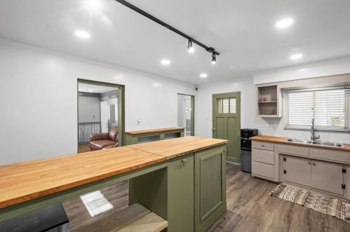 300 Shaler St, Pittsburgh PA  15211-1046 exterior