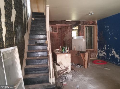 4549 Hicks St, Philadelphia, PA 19140-1104