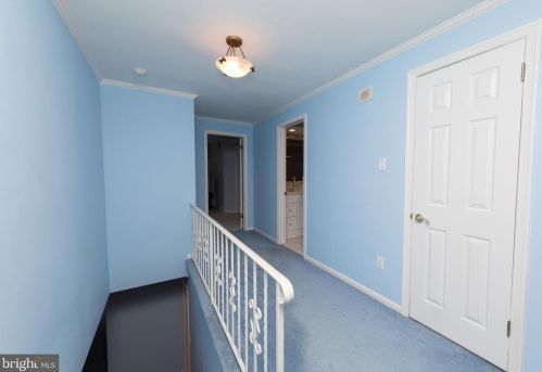 2076 Packard Ave, Huntingdon Valley PA 19006-6418 exterior