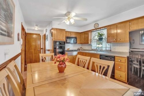 190 Maple St, Fairview NJ 07022-1512 exterior