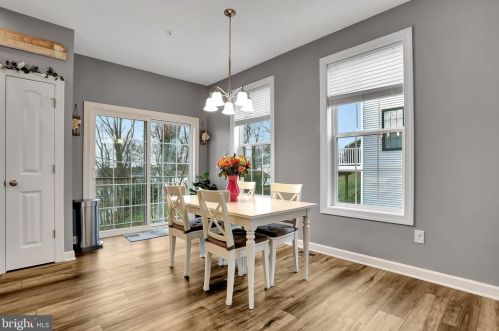 77 Overlook Dr, Hanover PA 17331-9136 exterior