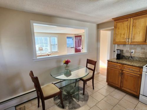 121 Loomis St, Manchester CT  06042-1947 exterior