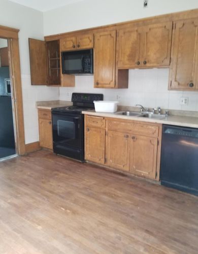 1814 Kenwood Blvd, Milwaukee WI  53211-3005 exterior