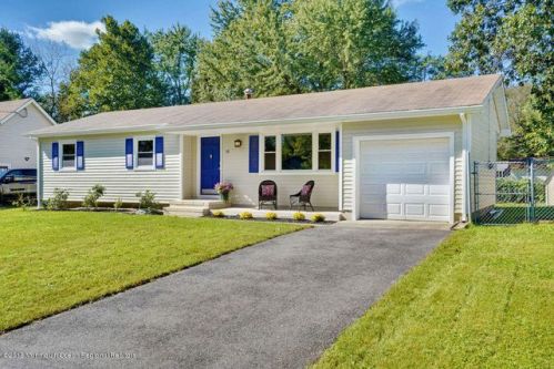 10 Lawrence St, Jackson Twp, NJ 08527-1111