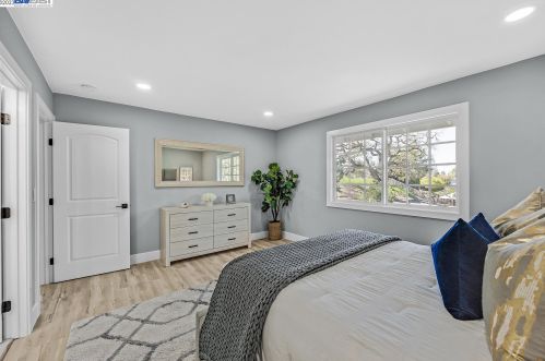 1945 Jameson Ct, Concord CA 94521-1609 exterior