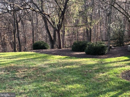 12219 Drews Ct, Rockville MD 20854-1135 exterior