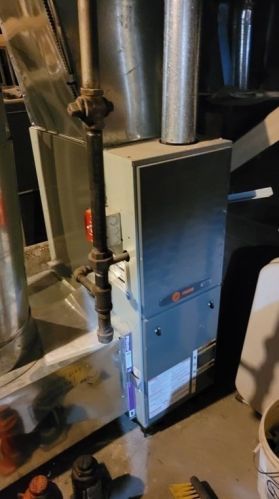 45 Lawn Ave, Quincy MA 02169-7336 exterior