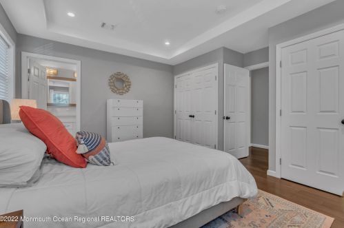 33 Avenue C, Atlantic Highlands NJ  07716-1069 exterior