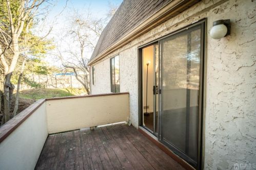 10 Park Gate Dr, Edison NJ 08820-4025 exterior