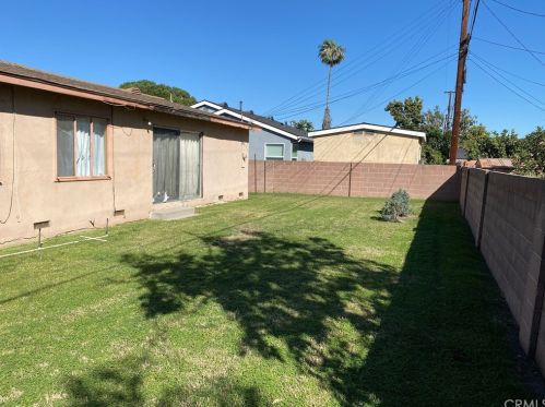 406 Elm Ave, Fullerton CA 92832-2706 exterior