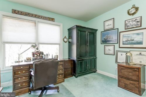 12561 Ansin Cir Dr, Rockville MD 20854-6912 exterior