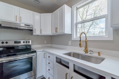 105 Joan St, Springfield MA  01129-1533 exterior