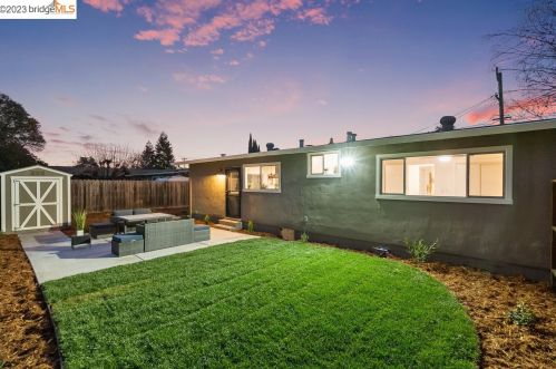 2796 Courtland Dr, Concord CA  94520-4720 exterior