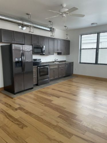 210 Highland Ave, Pittsburgh PA  15229-1717 exterior